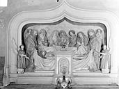 Dijon : Hôpital général - Chapelle Sainte-Croix, monument funéraire : Mise au tombeau du Christ (groupe sculpté)