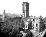 Dijon : Palais des Ducs et des Etats de Bourgogne (ancien) * Hôtel de Ville - Cour de Flore et Tour de la Terrasse ou Grande Tour