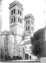 Verdun : Cathédrale Notre-Dame-de-l'Assomption - Angle nord-ouest : Tours clochers vues en contre-plongée