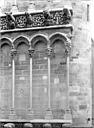 Dijon : Eglise Notre-Dame - Façade ouest : Arcatures de la galerie