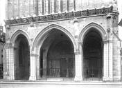 Dijon : Eglise Notre-Dame - Porche de la façade ouest
