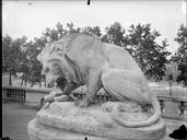 Paris 01 : Jardin des Tuileries - Groupe sculpté du Lion au serpent