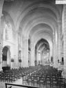Bourgueil : Eglise - Nef, vue de l'entrée