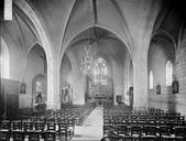 L'Ile-Bouchard : Eglise Saint-Maurice - Nef, vue de l'entrée