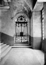 Caen : Abbaye aux Hommes (ancienne) - Couloir du premier étage, porte en fer forgé
