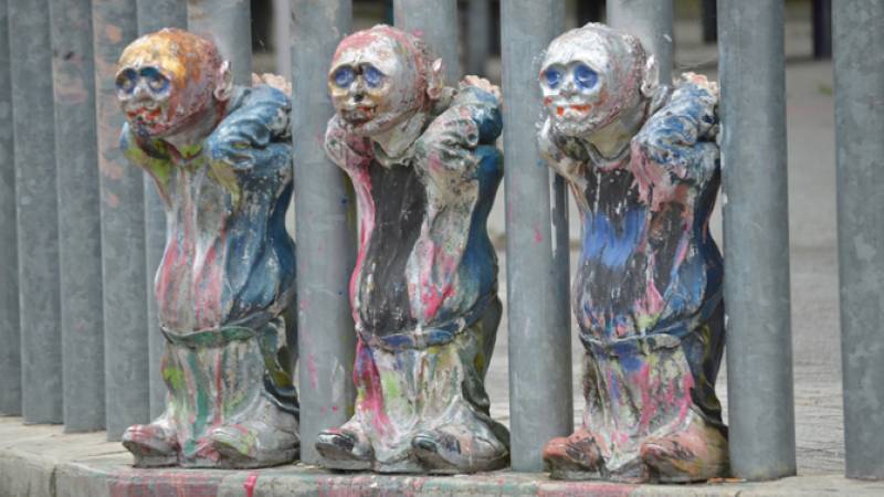 Alix Divers, Les nains
