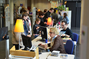 Bibliothèque Pompidou à Châlons-en-Champagne. La banque de prêts. Photo Christophe Manquillet - Ville de Châlons-en-Champagne