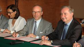 Signature de la charte
