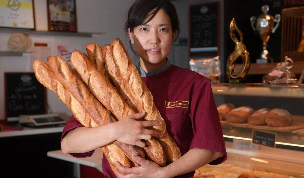 BAGUETTE-PAIN-PATRIMOJNE-IMMATERIEL-UNESCO-PATRICK-HERTZOG-AFP.jpg
