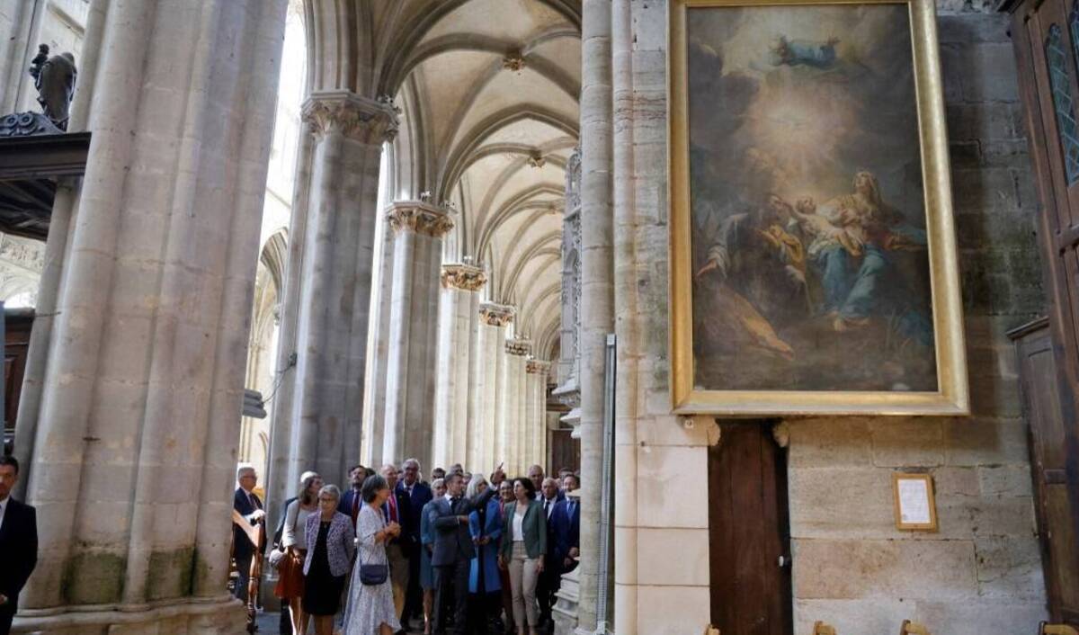 COLLEGIALE-NOTRE-DAME-SEMUR-EN-AUXOIS-LUDOVIC-MARIN-AFP.jpg