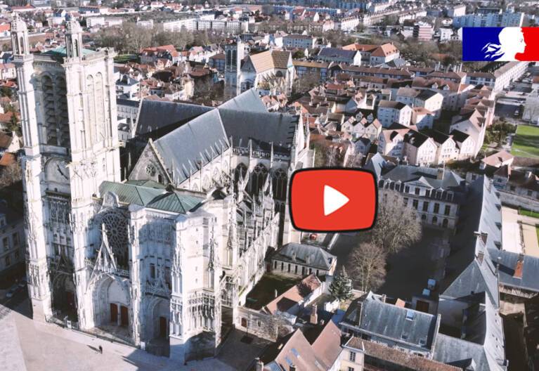 vignette_video_cathedrale_troyes_bouton.jpg