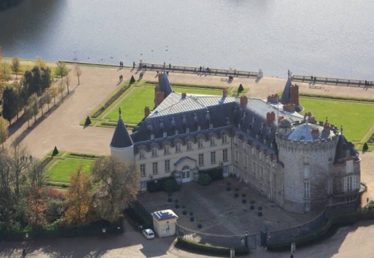 Le Chateau De Rambouillet Rouvre Ses Portes Apres Restauration