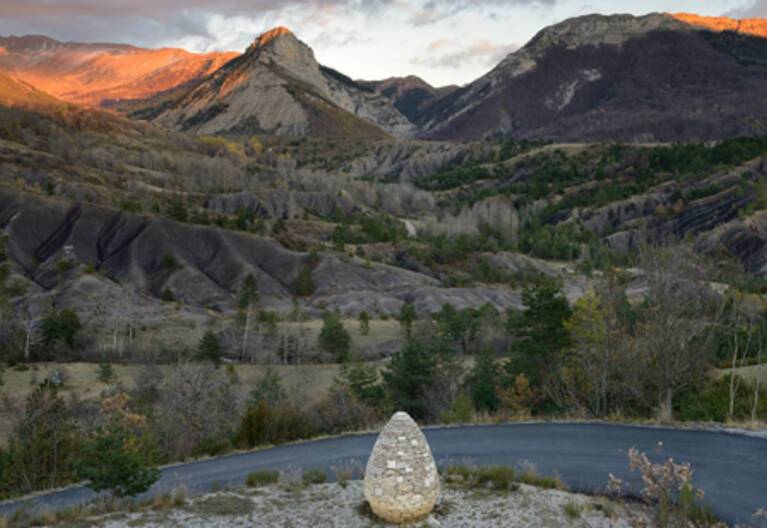 Sentinelle de la Vallée de l'Asse, Andy Goldsworthy, 2001