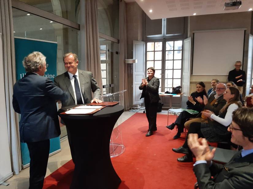 Signature du contral département lecture