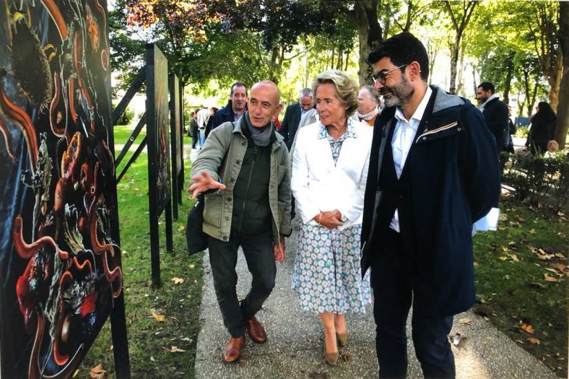 Hilaire Multon, directeur régional des affaires culturelles des Hauts-de-France, Caroline Cayeux. Présidente de l'agglomération du Beauvaisis, et Fred Boucher, directeur de Diaphane, à l'inauguration des Photaumnales le samedi 30 septembre 2024
