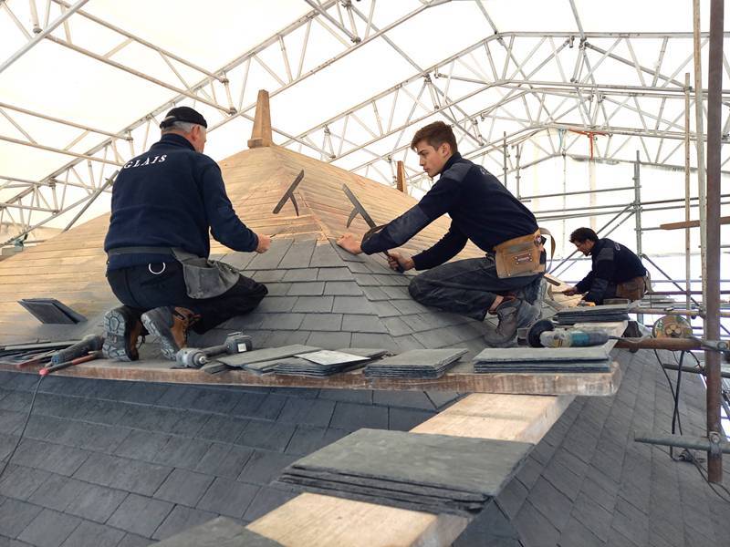 Aube -Château de Vaux - Le savoir-faire d'une entreprise de couverture MOF au service du patrimoine aubois