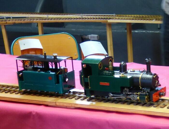 Photo d'un train à vapeur version miniature