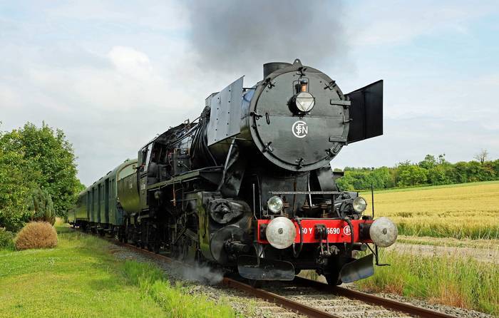 Photo du petit train qui circule sur le chemin de fer touristique de la Vallée de l'Aa