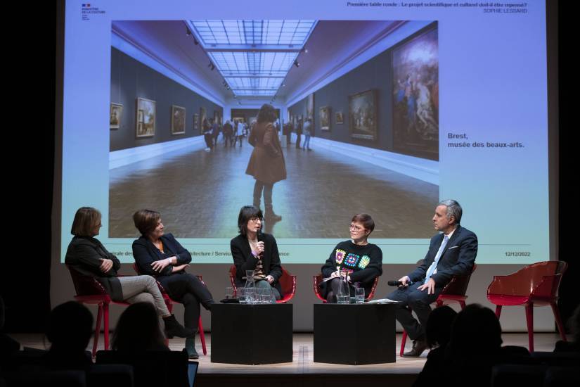 Les Rencontres des musées de France « Les 20 ans de la Loi musées de France », Paris, musée d'Orsay, 12/12/2022. Première table ronde / Cliché : ministère de la Culture, Didier Plowy