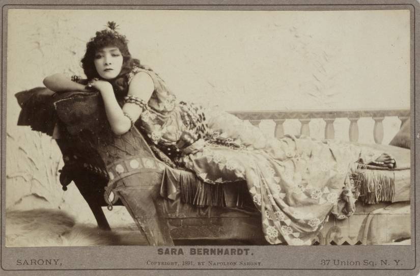 Napoléon Sarony, Sarah Bernhardt dans Cléopâtre, 1891, Musée Orsay.jpg