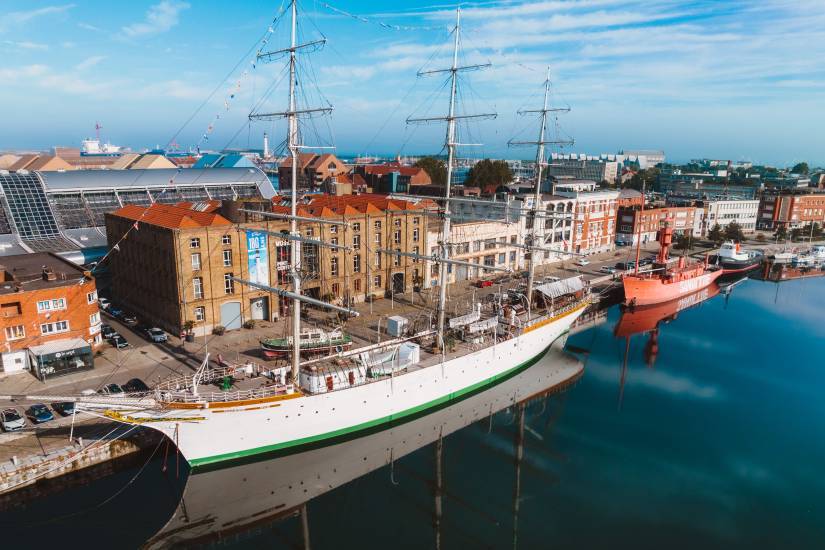 Le Musée maritime et portuaire de Dunkerque, vu de l'extérieur.