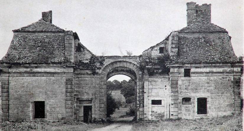 La porterie de l’abbaye de Morimond avant sa démolition partielle