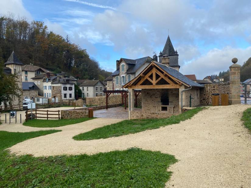 Vue du parc de Laguenne-sur-Avalouze