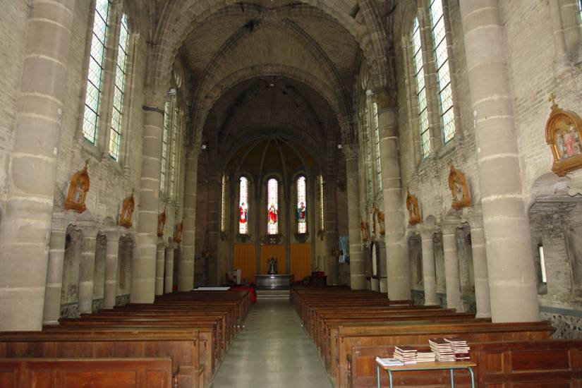 Saint-Dizier (Haute-Marne) : église Saint-Charles-Borromée de Marnaval, nef vers ouest