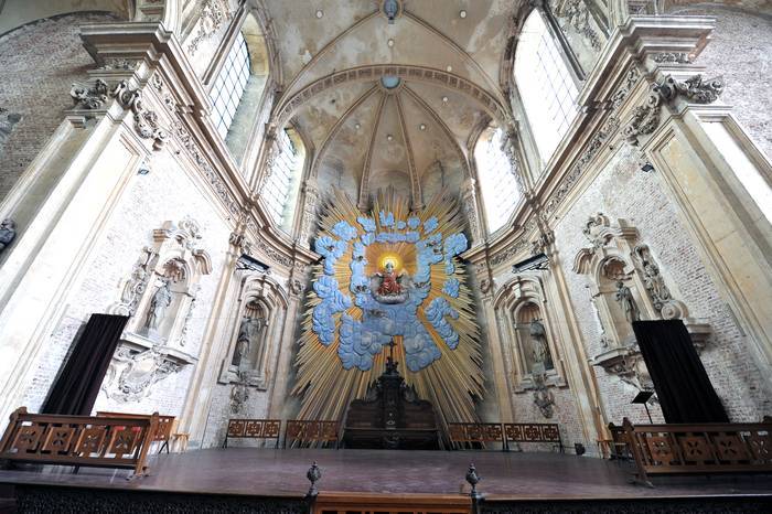 Photo de l'intérieur de la collégiale Saint-Pierre d'Aire-sur-la-Lys