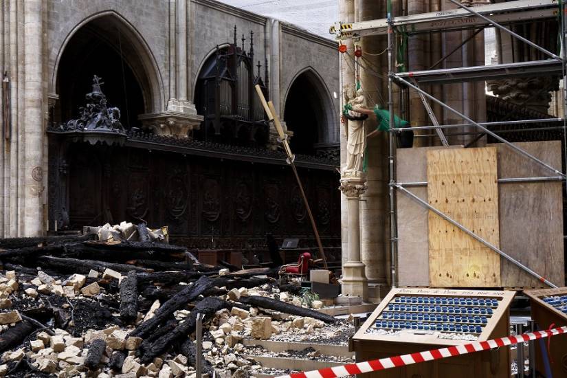 La Vierge à l'Enfant, dite Notre Dame de Paris ou Vierge du pilier © DRAC Ile-de-France-David Bordes