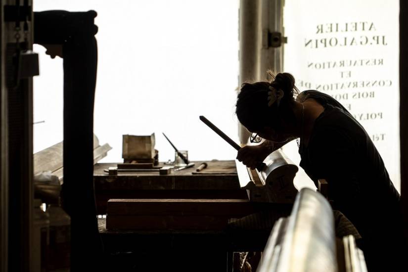 dorure femme travail cadre