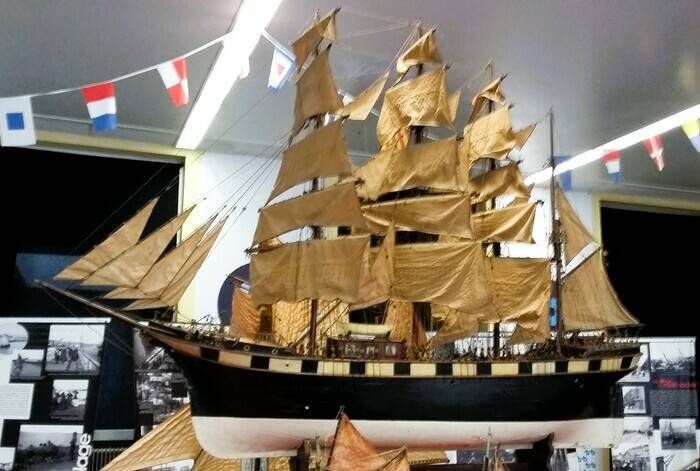 Photo d'une maquette de bateau