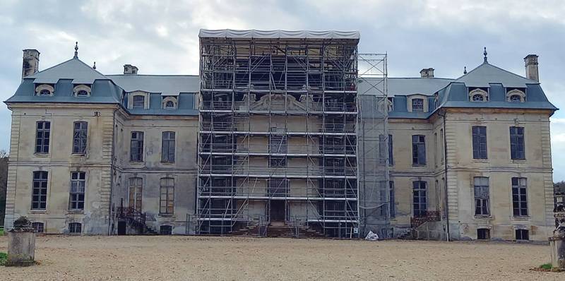 Aube -Château de Vaux - Echafaudage du corps principal, façade sud