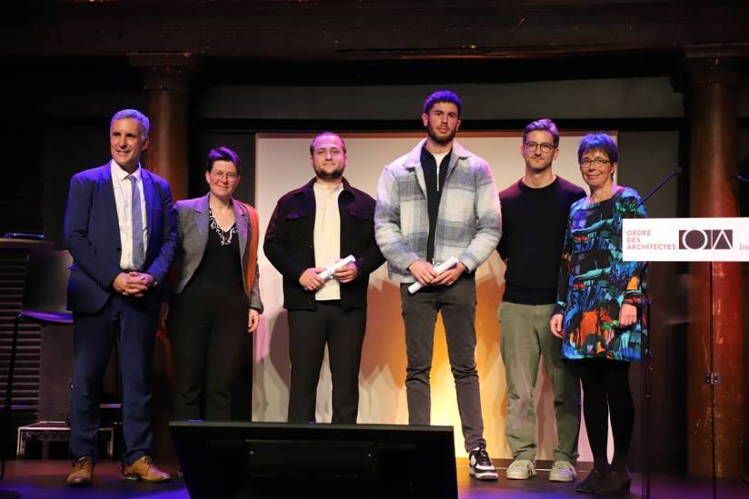 Cérémonie de remise des prix aux lauréats pour la 2e édition [Ré]inventer l’existant 2024 aux Récollets à Paris : Les architectes de demain imaginent notre avenir post-carbone : Catégorie Master "Réhabilitation d’un parking en 16 logements" © DRAC Île-de-France