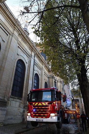 Exercice de sécurité incendie à la cathédrale Saint-Louis de Versailles avec l’intervention du Service départemental d'incendie et de secours des Yvelines (SDIS 78), mercredi 20 novembre 2024  © DRAC Île-de-France
