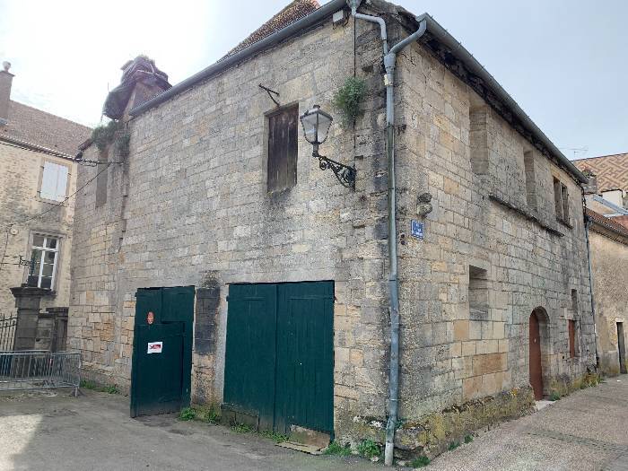 langres_Façades maison du four du chapitre.JPG