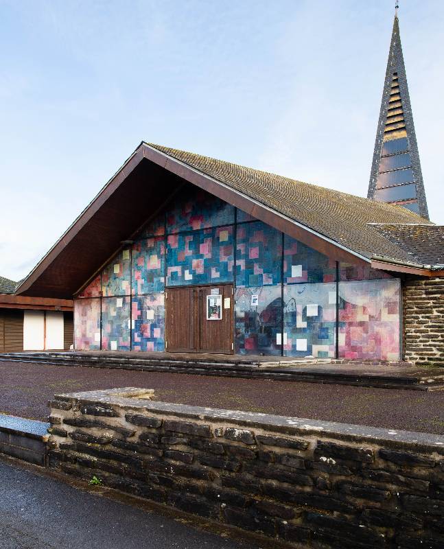 Eglise Saint-Paul de Warcq, détail de la façade