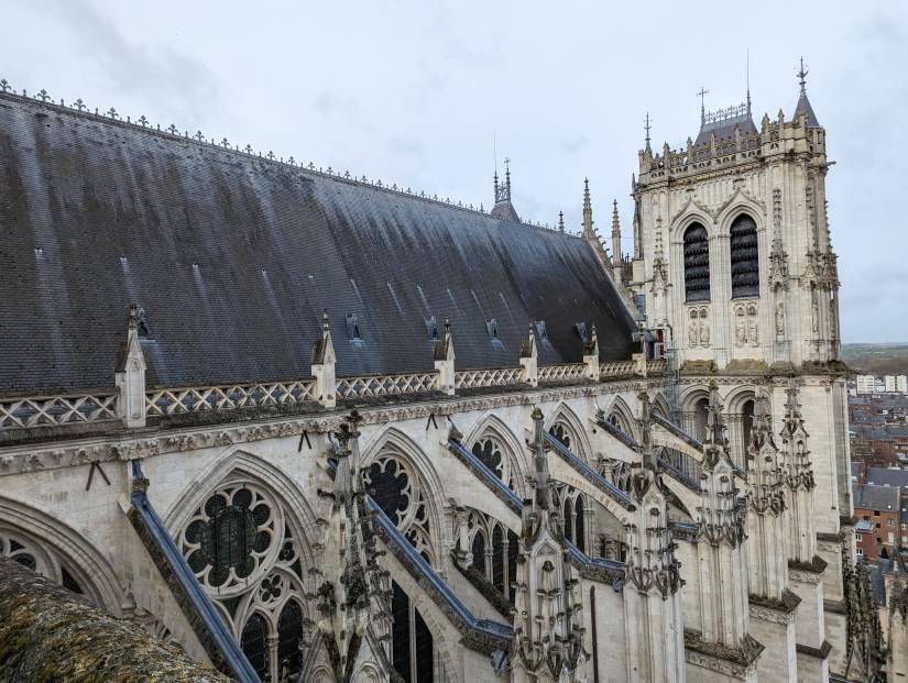 PUB_DRAC HAUTS-DE-FRANCE - ministre de la culture à Notre Dame d'Amiens et St Antoine de Conty -11 avril 2023- sécurité cathé (8).jpg