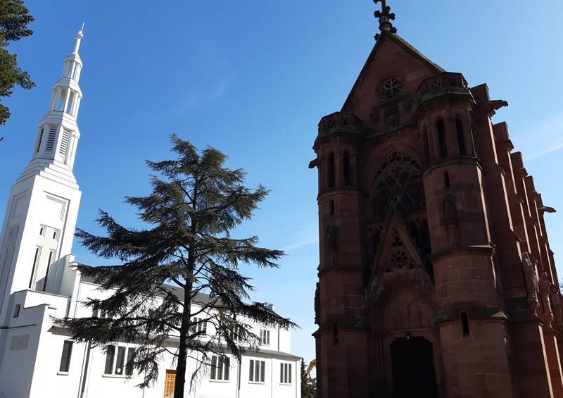 Wintzenheim-Logelbach, vue de la chapelle Herzog et de l’église Notre-Dame de l’Assomption