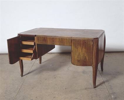 Bureau de renseignement.jpg