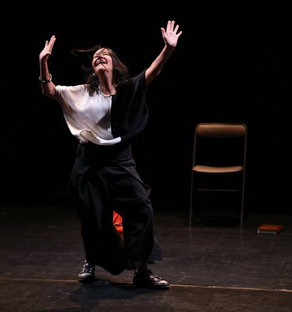 Geisha Fontaine et Pierre Cottreau – Danse et philosophie en dialogue "Ne faites pas la moue #1" © Pierre Cottreau