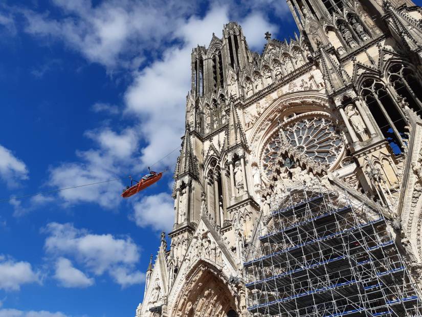 Exercice des sapeurs pompiers à la cathédrale de Reims