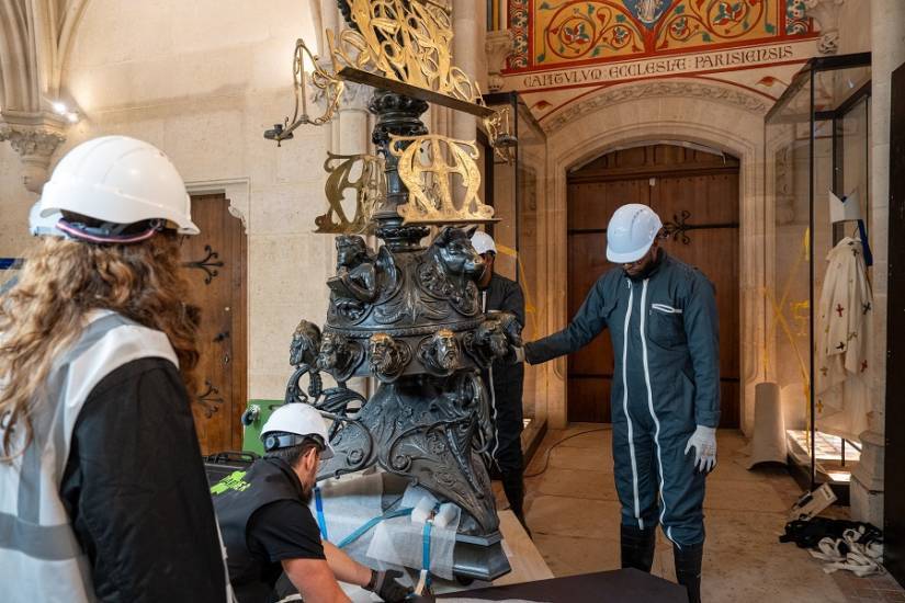 Les objets sacrés du trésor reviennent à Notre-Dame de Paris © DRAC Île-de-France - Nicolas Thouvenin