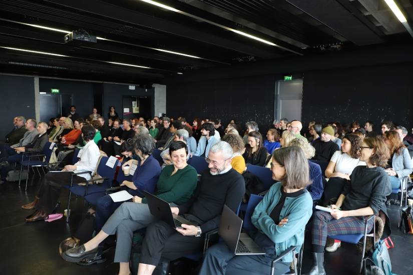 public salle conférence
