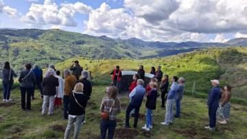 Présentation du projet artistique Partage des Eaux depuis le village de Saint-Clément (Ardèche)