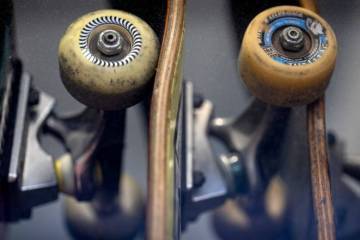 deux planches à roulettes