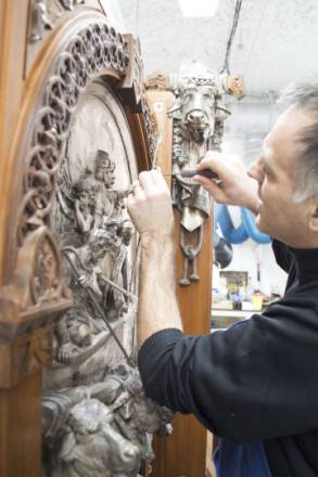 Démontage pour restauration du médaillier Diehl (Orsay)-1.jpg