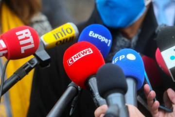 micros_radio_et_télé_tendus