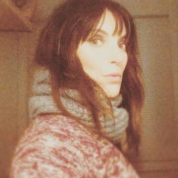 portrait de meryl guyard, audiodescriptrice, plutôt de profil