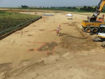 Contournement Ouest de Strasbourg. Décapage archéologique en cours sur le chantier 4-1 à Dingsheim et Stutzheim-Offenheim